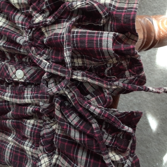 Tommy Hilfiger plaid button down long sleeved blouse - Picture 14 of 14